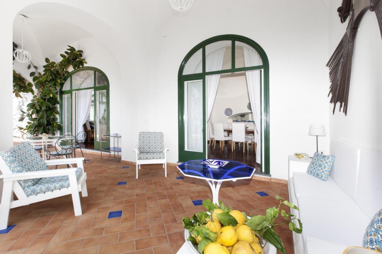 Amore Rentals - Villa Lo Scoglio Positano Exterior photo