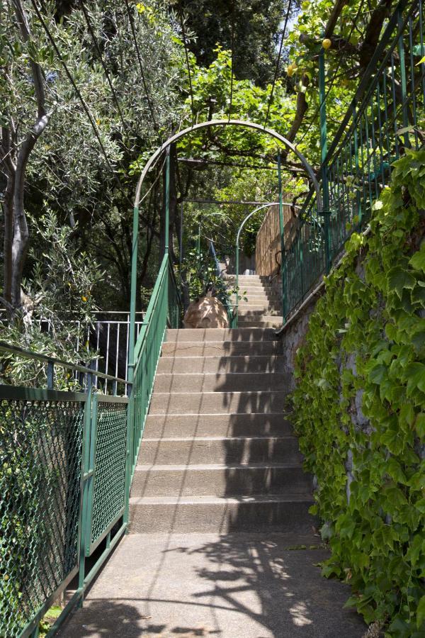 Amore Rentals - Villa Lo Scoglio Positano Exterior photo